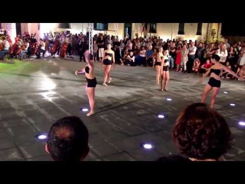 Live orchestra and dancers