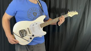 Video thumbnail for Glarry GMF SS (Mustang Style) Electric Guitar by CircuitsAndStrings