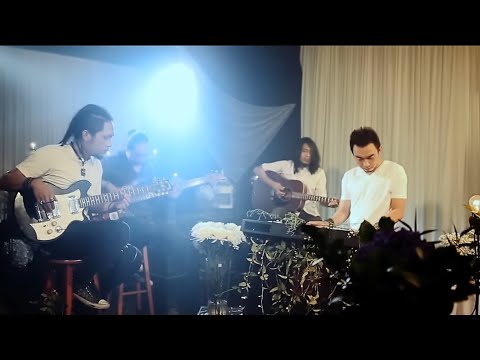 Estranged Feat Fazura - Hancur Aku (Official Music Video)