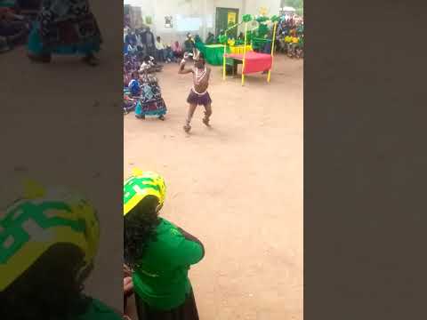 saida kaloli wa baliadi simiyu akikiamusha huko baliadi akiwa na kinywele msomi comedian