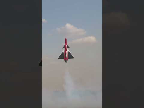 That landing! 👌🏽 #dubai #flyforfun #rcaircraft #aviation