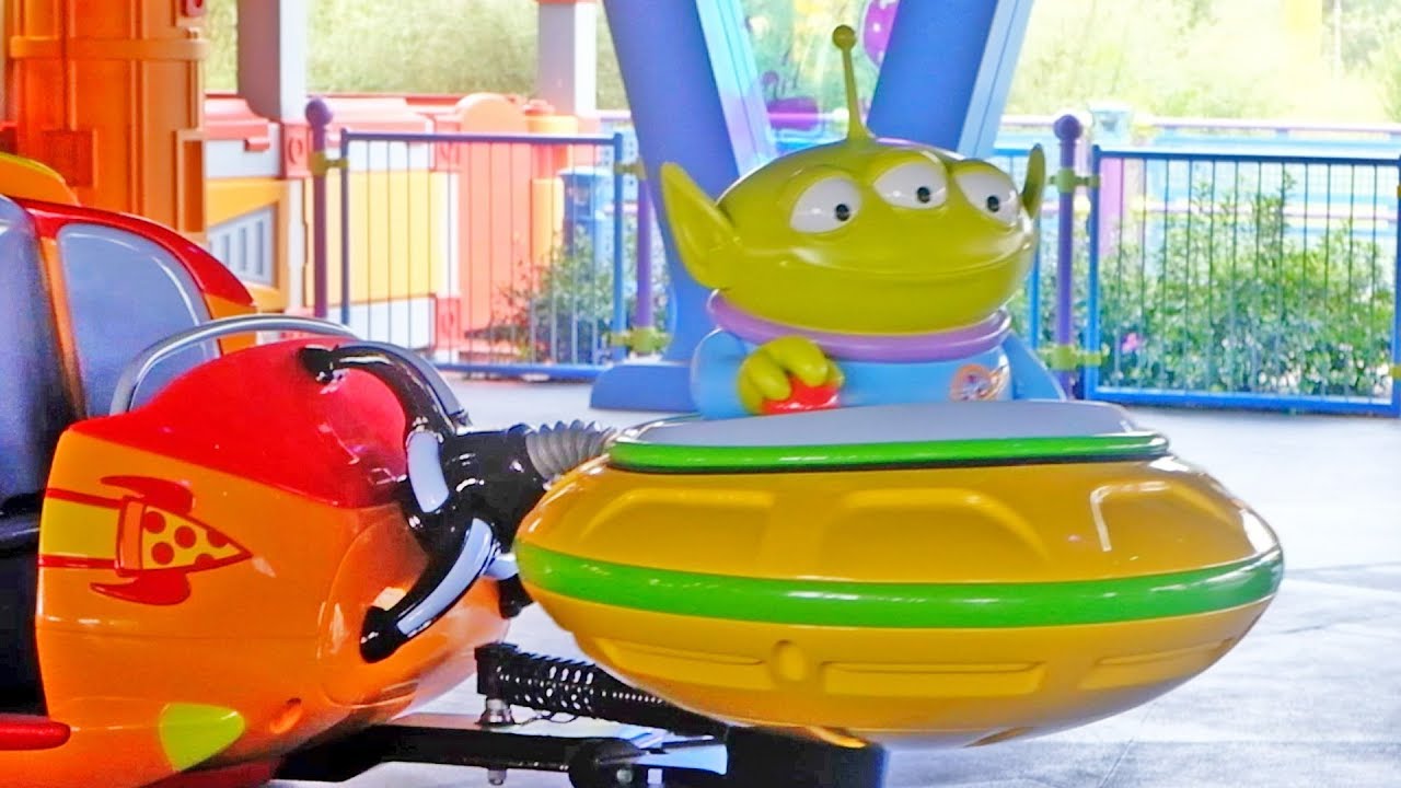 MyDisneyFix Alien Swirling Saucers FULL RIDE with queue in Toy Story