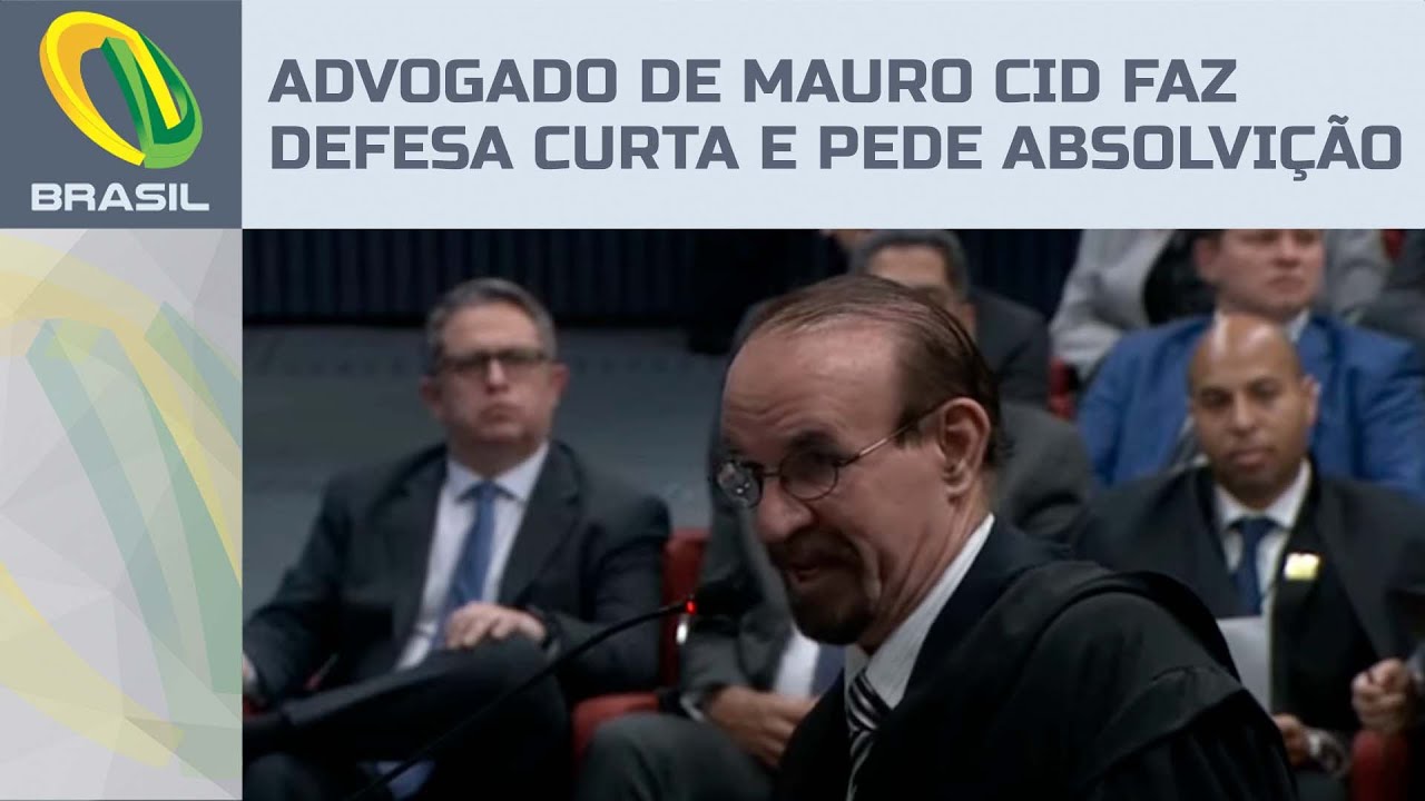 Advogado de Mauro Cid faz defesa curta e pede absolvição