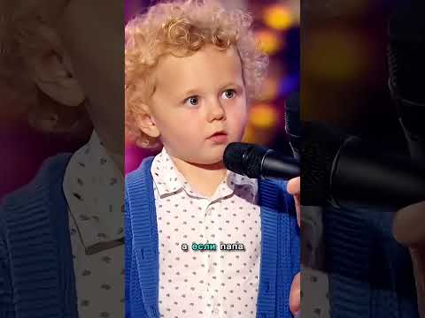 Кто на самом деле главный в доме? 😂 Маленький гений покоряет сцену! #родителиидети