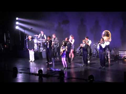 (HD) David Byrne and St. Vincent - Weekend In the Dust - Beacon Theater - New York, NY - 9.26.12