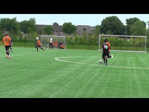 21 mei 2014 VV De Meern B2 - VV De Meern A2 vr 2-8 Doelpunt Stijn