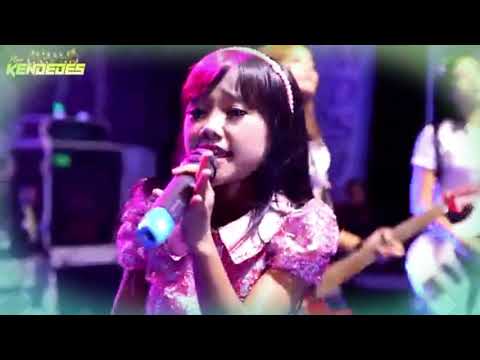 Oleh oleh   Ina feat NEW KENDEDES LIVE