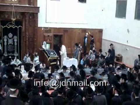 Chanukah 5771 With Toldos Avrohom Yitschok Rebbe