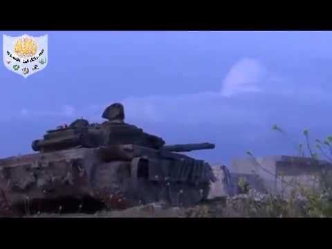 تجهيز الدبابات للمشاركة في معركة فك الأسرى من قبل جيش المهاجرين والأنصار في مخيم حندرات في محافظة حلب