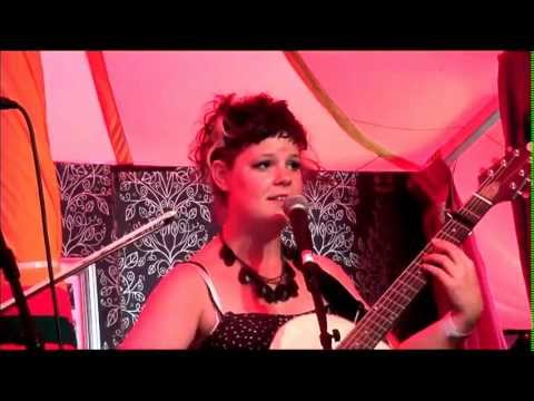 Moulettes - Songbird - live at Cambridge Folk Festival