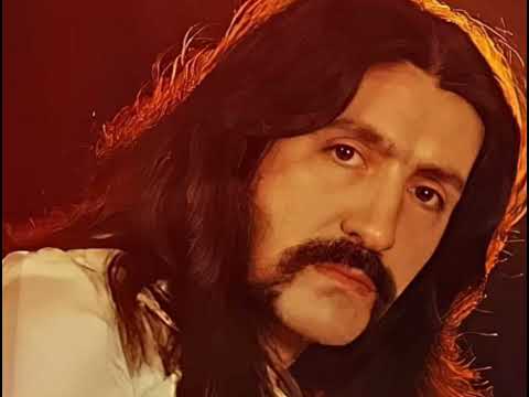 Videoclip de Urfanın Etrafı Dumalı Dağlar — Barış Manço