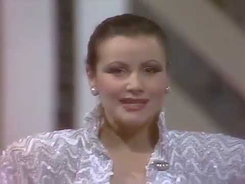 Snežana Savić - Tri Poljupca Za Sreću (Folk Parada TV RTS)