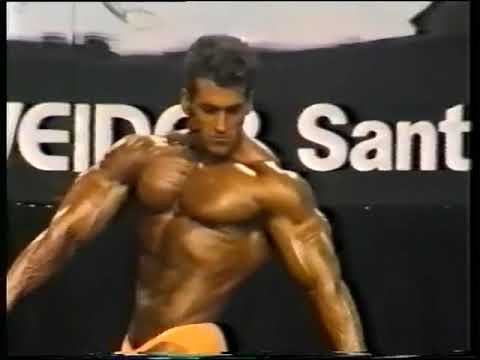 bob paris posing  IFBB Grand Prix Athens 1988