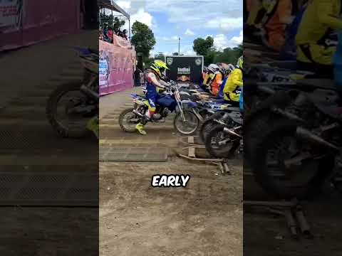 Most important job in mud racing 😳