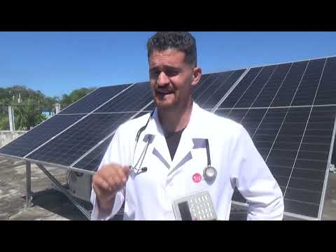 Instalan paneles solares en instituciones de salud del municipio Media Luna.