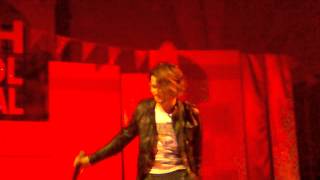 Valerio Scanu Live Acustico Capranica (VT) 22.12.2013_ Have yourself a merry little Christmas