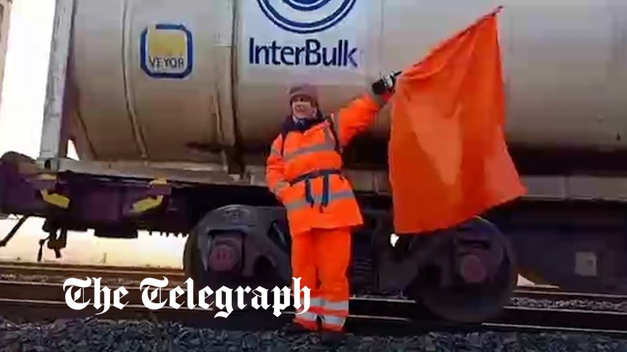 Insulate Britain activist skips High Court hearing ... to attend climate protest - Vimarsana News