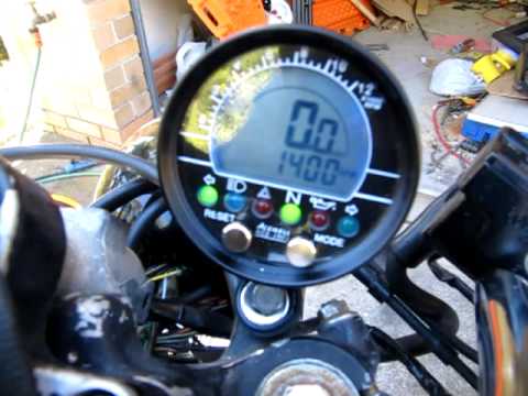 Acewell gauge on CX500 Cafe Racer build