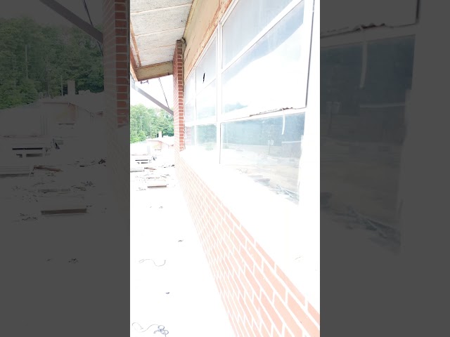 Vídeo relacionado con Stranger Things 1986 Hawkins High School Camiseta, Niñas, Blanco, M