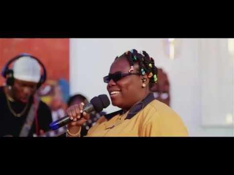 uduX Presents Teni Xswitch (Live Performance)