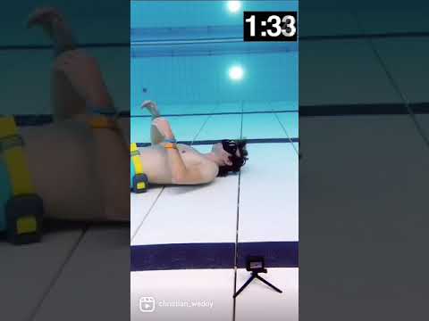 What I think when I hold my breath for 6 minutes #shorts