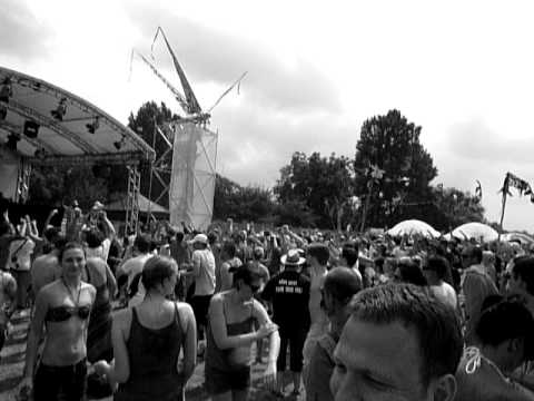 MATTHIAS TANZMANN - LOVE FAMILY PARK 2010 b-w