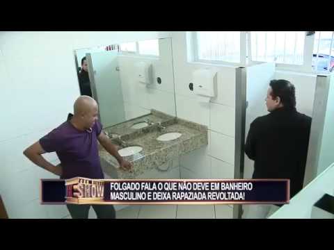 PEGADINHA   JOÃO KLEBER   Toninho fala besteira em banheiro e se dá mal