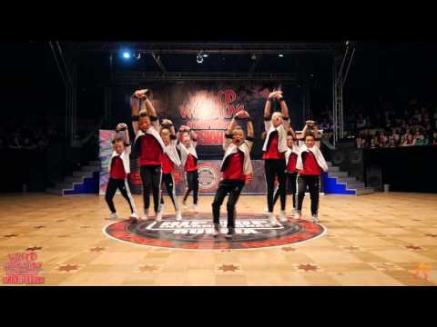 HHI Russia 2016 Juniors Crew - 25 - Bzzz-zig