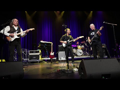 Akacis -Mani sauc pasaule 2022 Dziesmu Svētkos, Palace Theatre St. Paul, Mn.