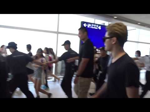160805 Xia Junsu arrived Hong Kong Airport