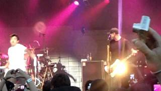 Hedley concert 2010- she's so sorry