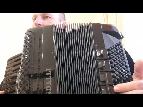 scandalli super vi extreme.  J.S. Bach  Bourree.