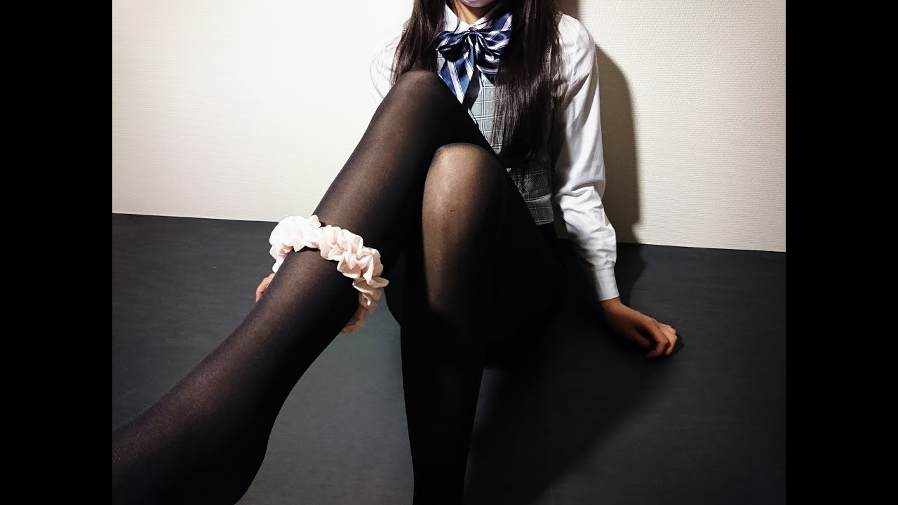 [４K] "手が使えない時の、シュシュの穿き方" [PantyhoseCat] "How to wear scrunchie when you can not use your hands"