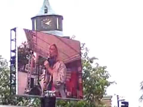 Programledare Josefine Sundström