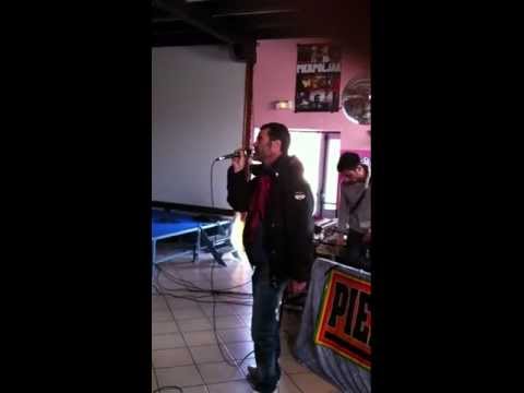 PIERPOLJAK Freestyle avant " Sound System " 26.nov.2011  au " sud alsace l'alchimiste ".