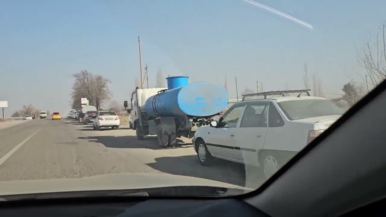 Биз шунга лойиқмиз. Сабр қилиб навбат кутинг. Метан заправка. 