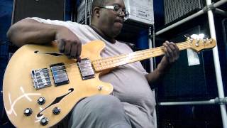 Video thumbnail for FENDER Starcaster Bass - maxproud by maxproud