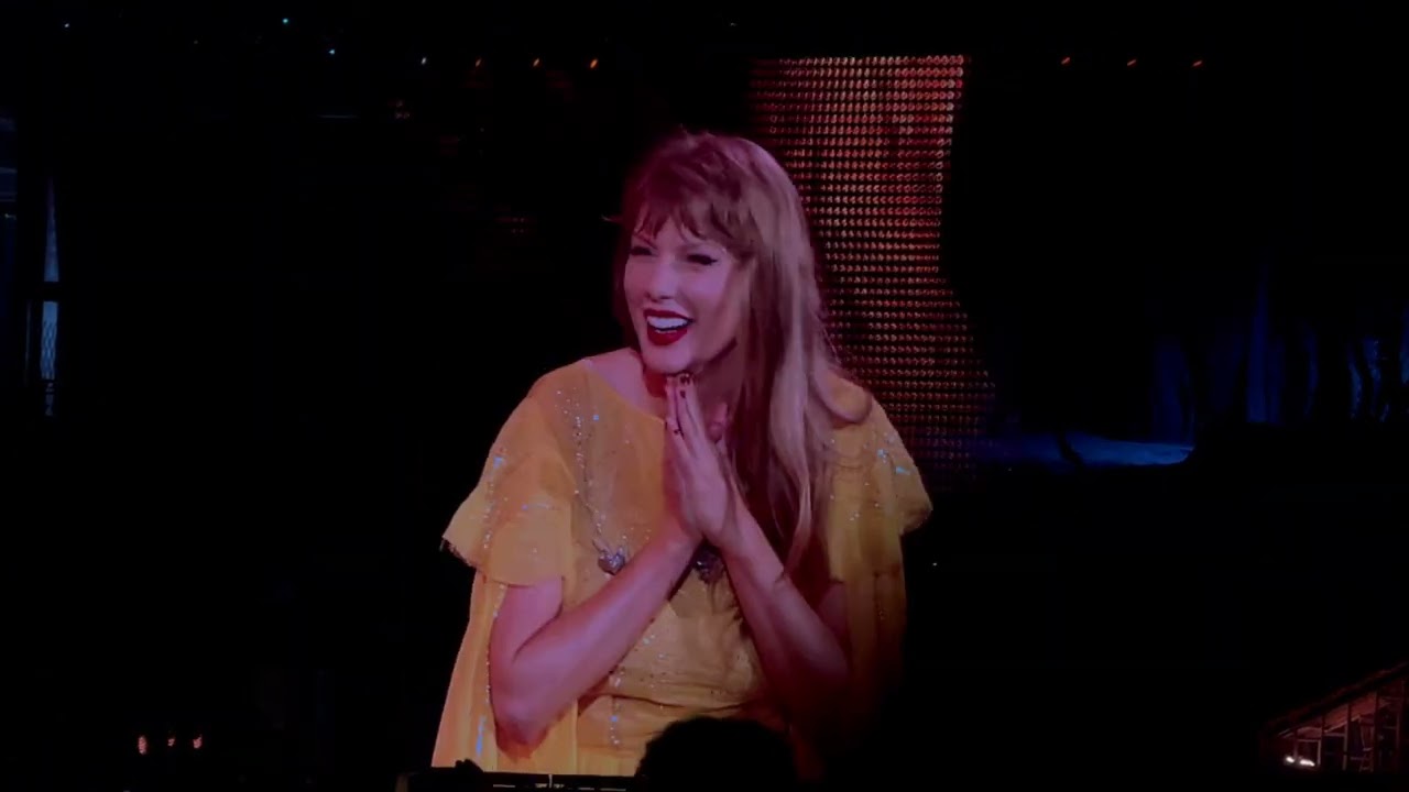 Indy N3: Taylor Moved to Speak After Extra-Long Champagne Problems Cheer at the Eras Tour