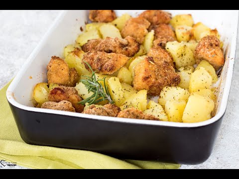 BOCCONCINI DI POLLO IMPANATI AL FORNO CON PATATE