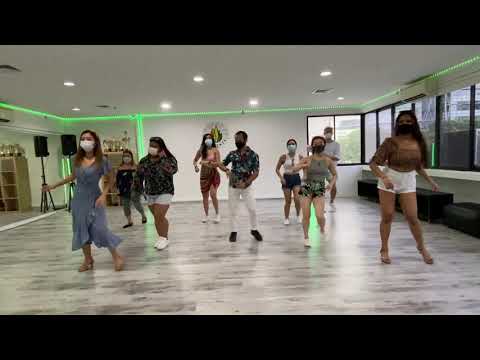 Caliente Dance Studio Singapore Bachata Mini Shines Show: Kewin Cosmos , Ataca & La Alemana - Calma