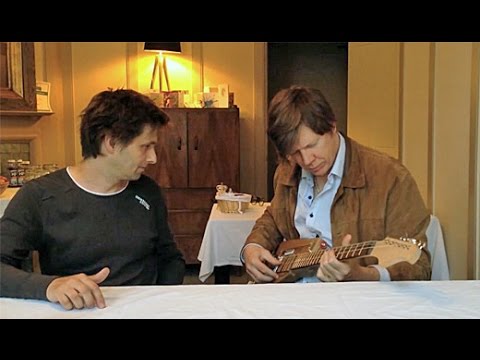 Thurston Moore Gets His Yuri Landman / Premier Guitar DIY Drone Guitar