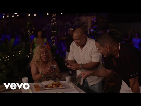 Víctor Manuelle - Metido en el Celular (Official Video)