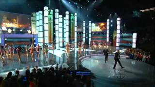 Pitbull feat  Juan Magan , El Cata - Bailando por el mundo (live)