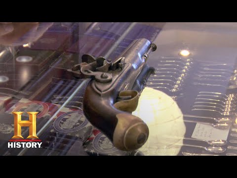 Seller Fumes Over Flintlock Pistol Reproduction (Season 1) | Pawn Stars