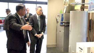 Secretary Chu promotes geothermal program at WaterFurnace