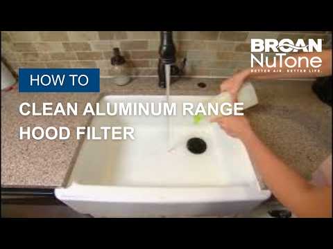 Cleaning a Range Hood Filter image 1