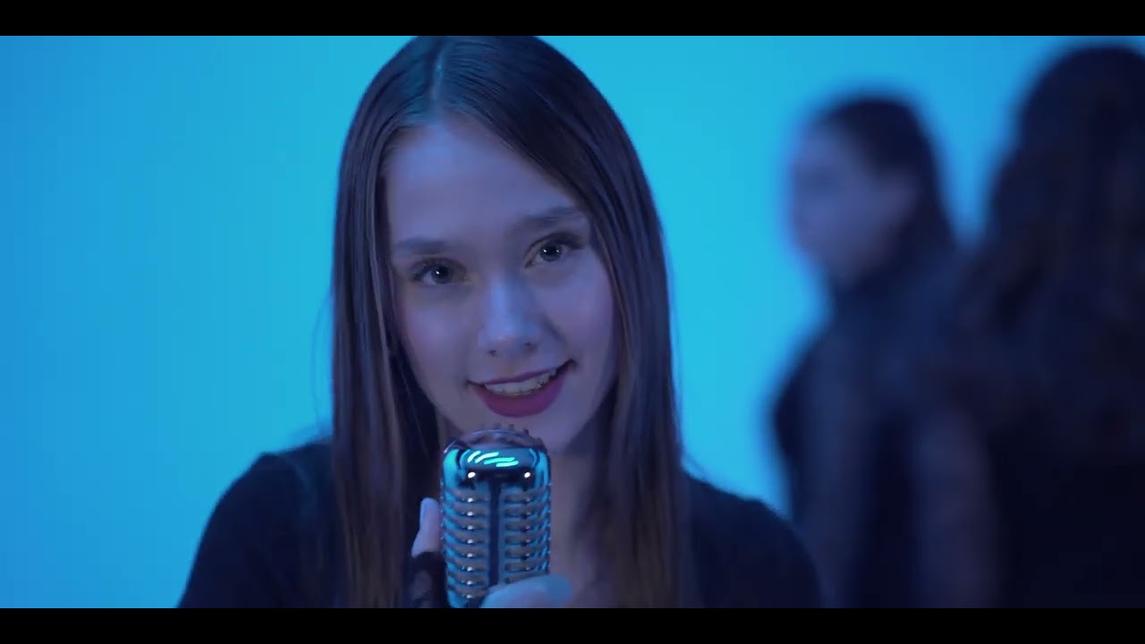 Lana Meertens - Met een traan en een lach  (Officiele videoclip)