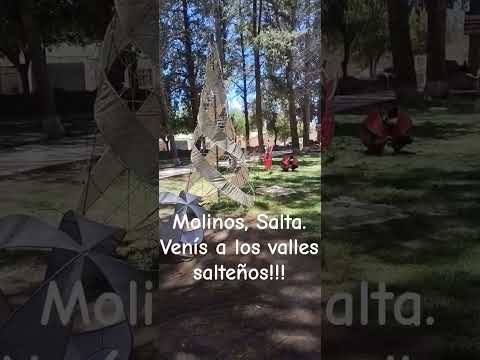 Salta: Plaza Martín Miguel de Güemes en Molinos, a 2600mts sobre el nivel del mar.