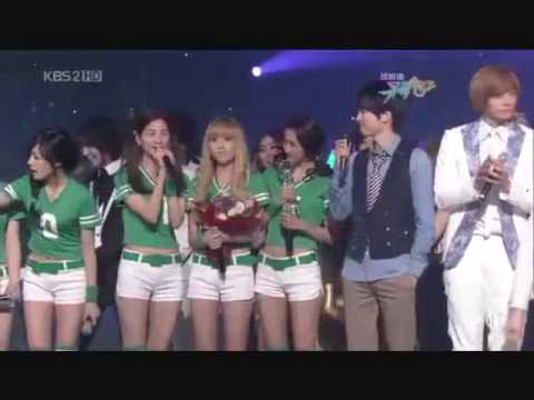 Jinwoon & Seohyun Moment #5 - Can't Take My Eyes From You