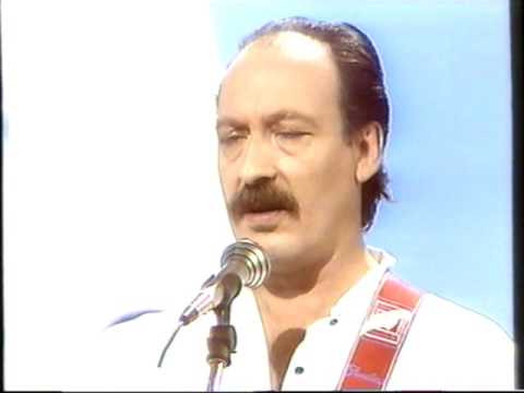 Vídeo: Suso Vaamonde cantando «Romance do feitizo de amor». 